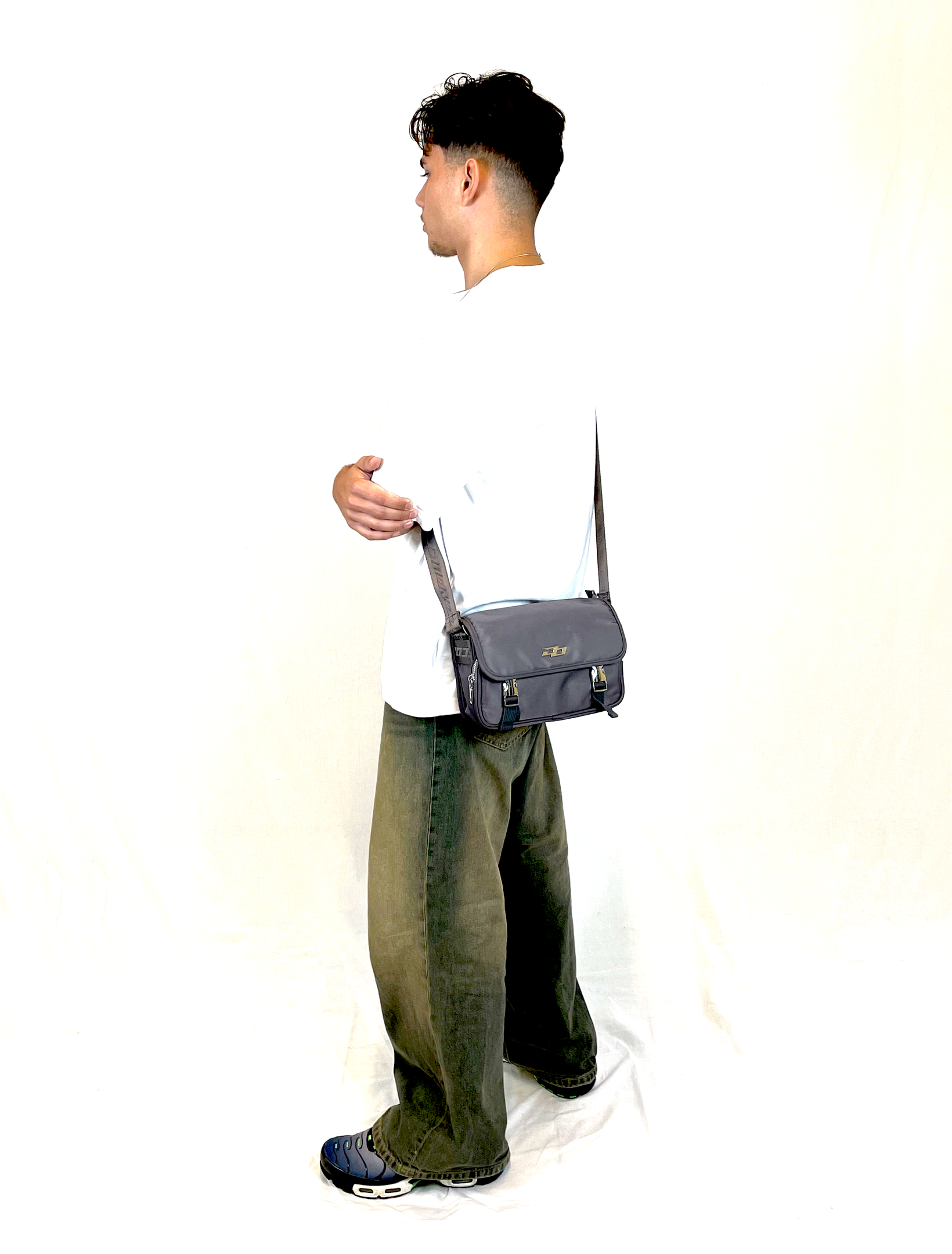 shoulder bag model